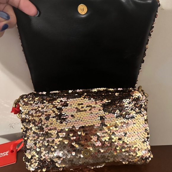 NWT Montana West small evening bag. Blingy/sparkly gold in color. - Picture 3 of 6